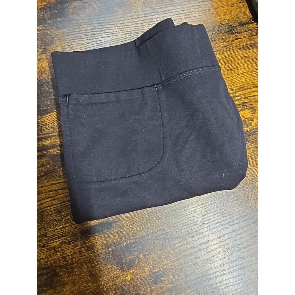 American Giant Women's 10 Stretch Black Front Pocket Pull On Cropped Leggings